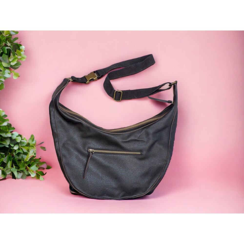 Hobo Bag Black Faux Leather Adjustable Buckle Webbing Strap Pre-owned - Picture 2 of 4